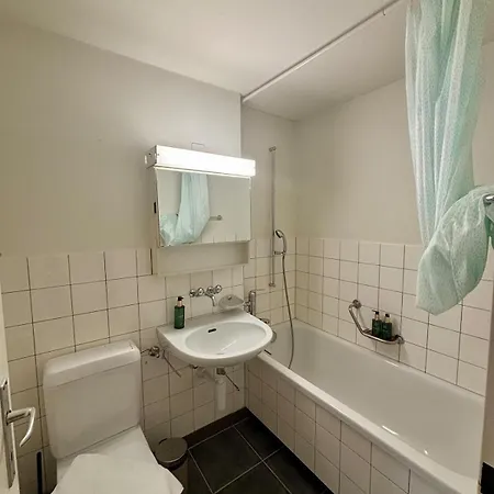 Simple & Comfy On Gartenstrasse 伯尔尼