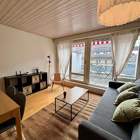 Simple & Comfy On Gartenstrasse *