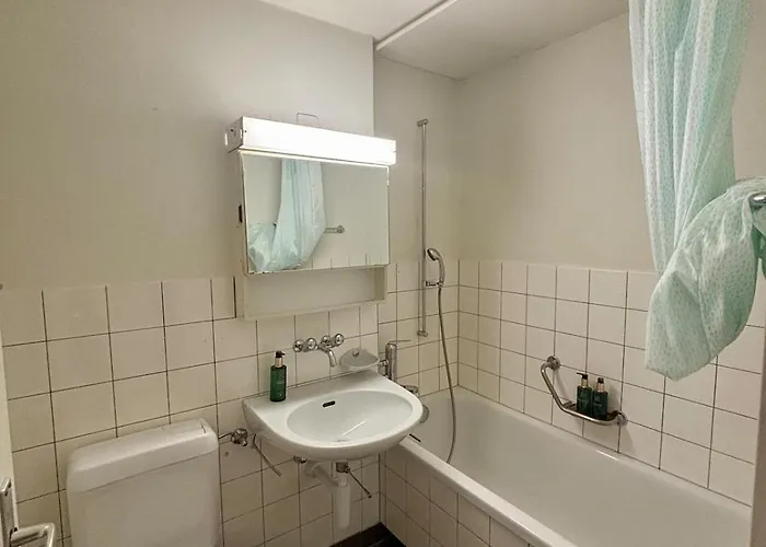 Simple & Comfy On Gartenstrasse Берн