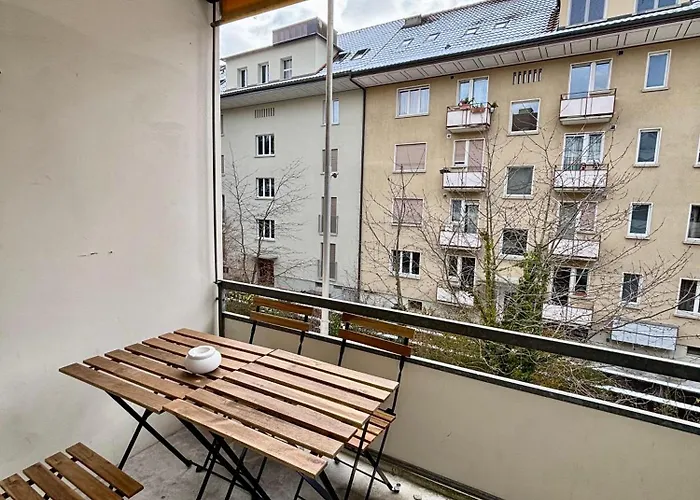 Simple & Comfy On Gartenstrasse Берн